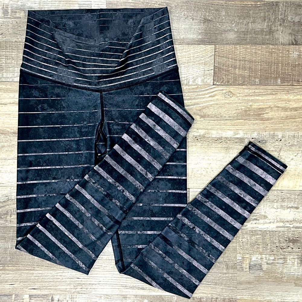 Niyama Sol Slate Gray Stripe Barefoot Legging